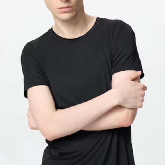 Uniqlo Men's Black AIRism Undershirt T-Shirt Tee Athletic Casual Stretch Small - Picture 1 of 4